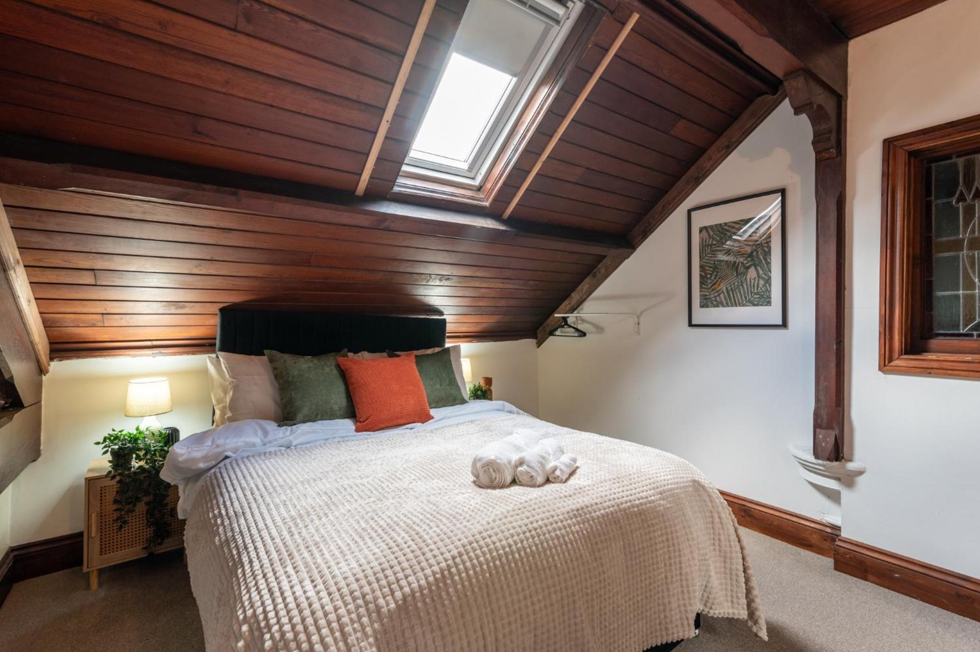 Madison House - Converted Church 5 Bed Pontypool Exterior foto